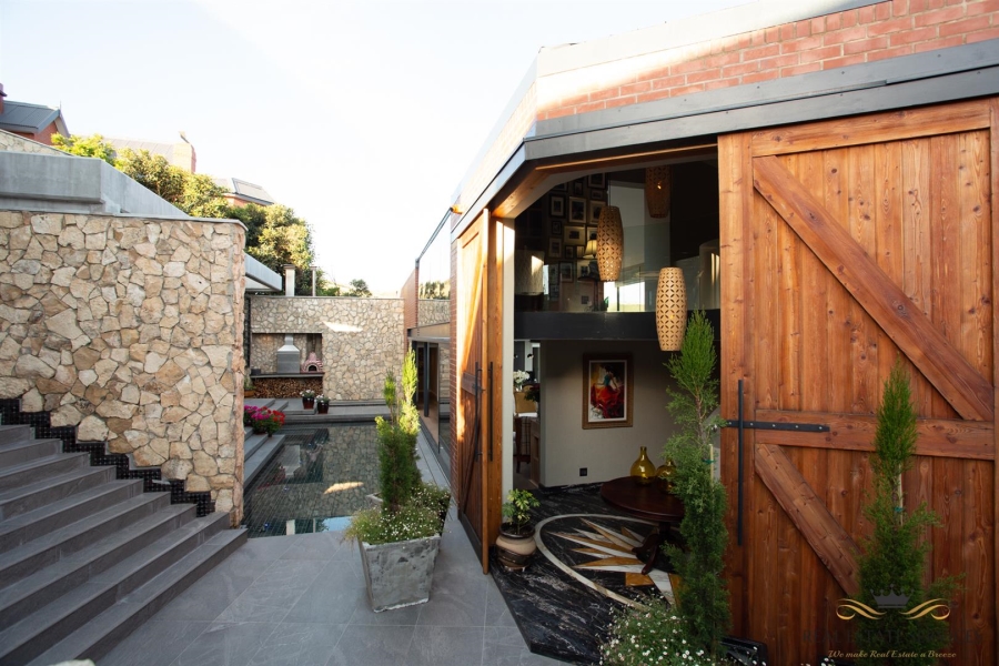 4 Bedroom Property for Sale in Herolds Bay Western Cape